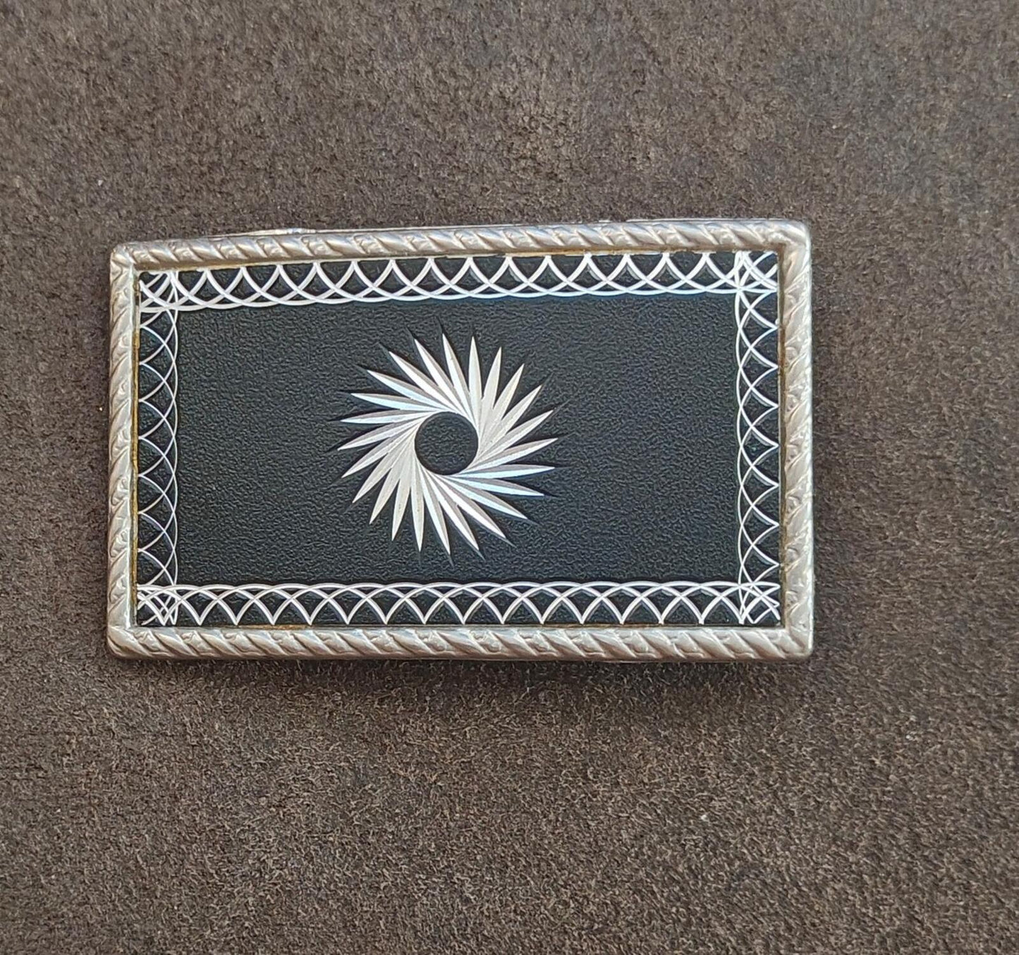 1970s/80s Western Style Belt Buckle With Etched Silver Tone Starburst Design