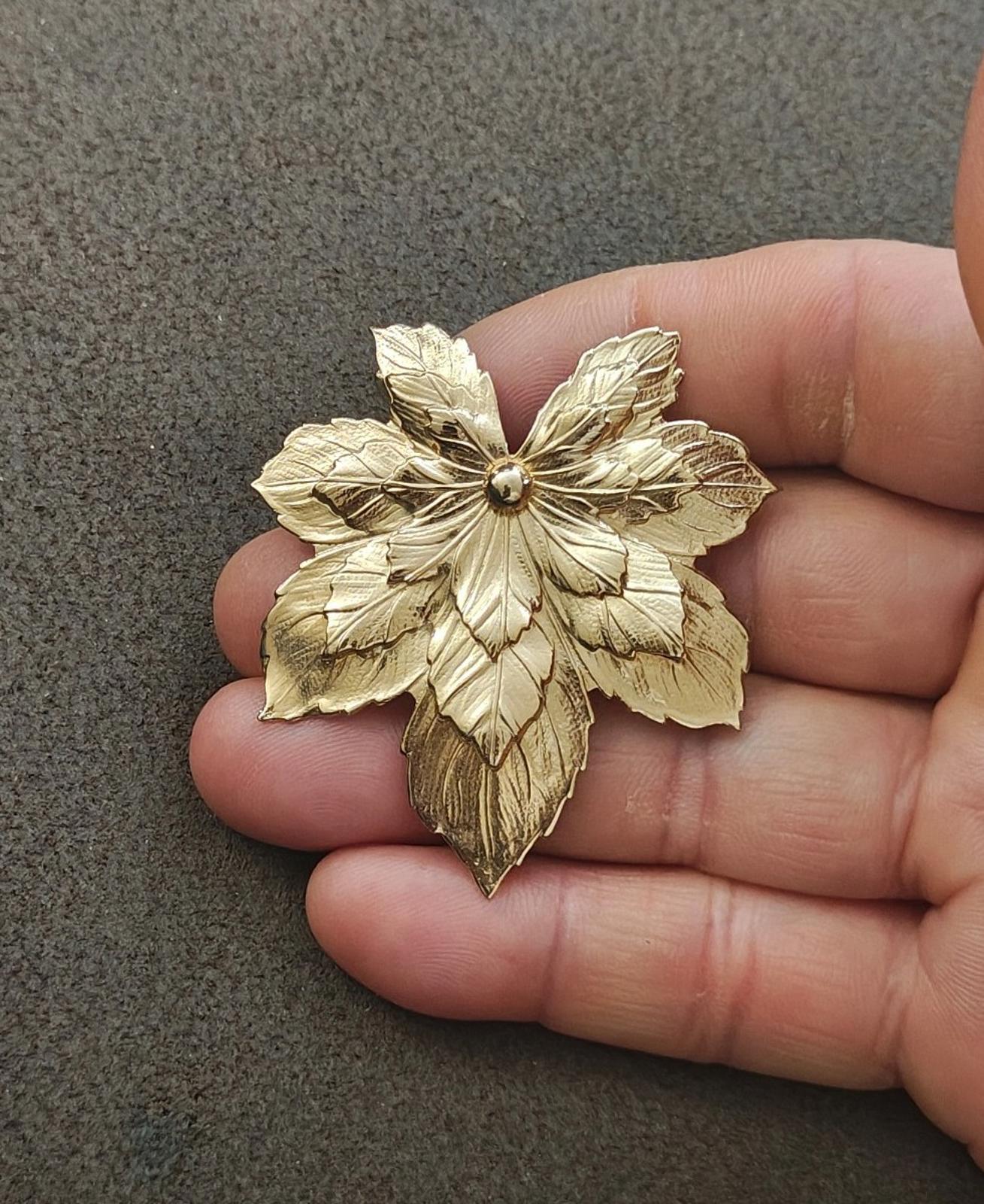 1950s/60s Sarah Coventry Textured Triple Maple Leaf Gold Tone Brooch