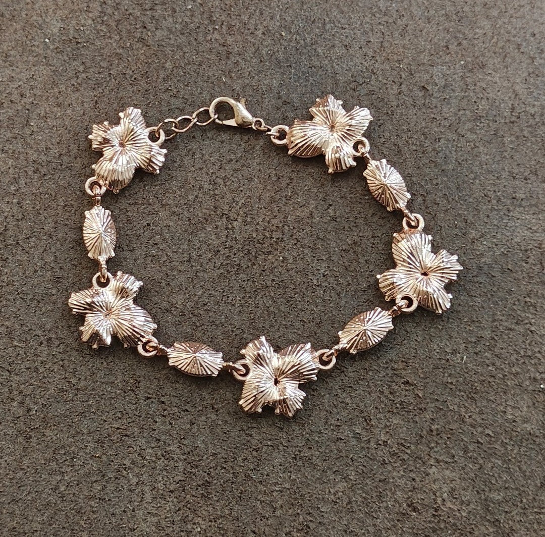 Pretty Paparazzi Rose Gold Floral Bracelet