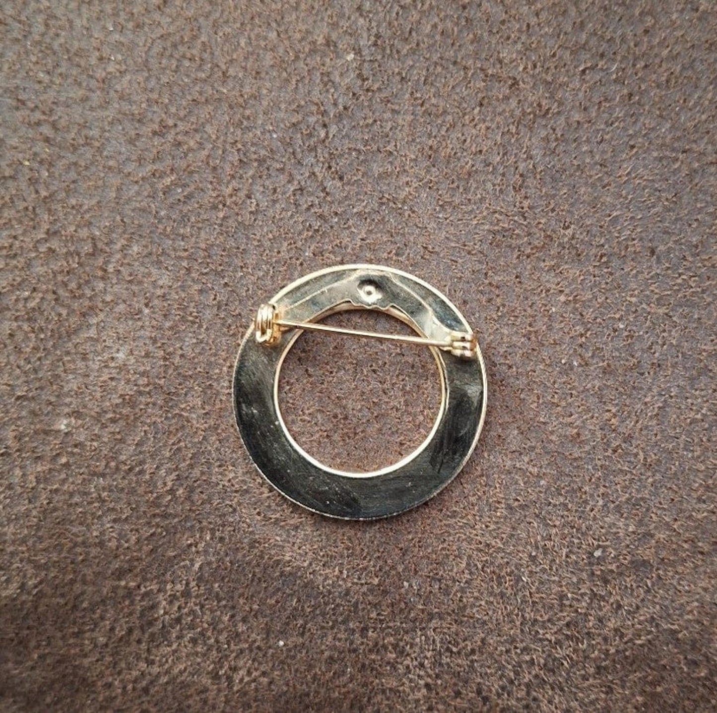80s Goldtone Circle Eternity Diamond Shapes and Etchings Pin Brooch
