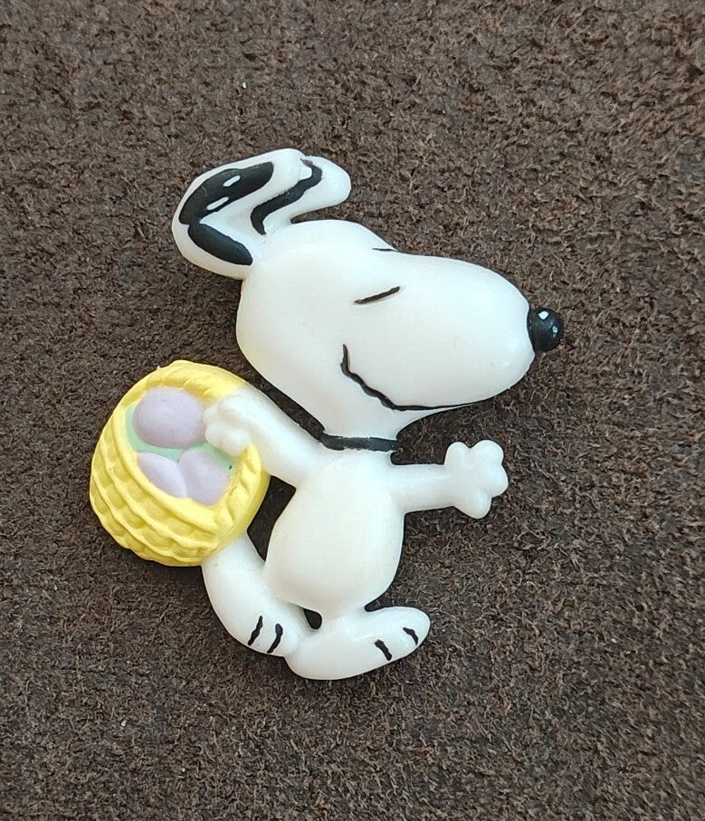1990s Hallmark Peanuts Snoopy Easter Basket Brooch Pin