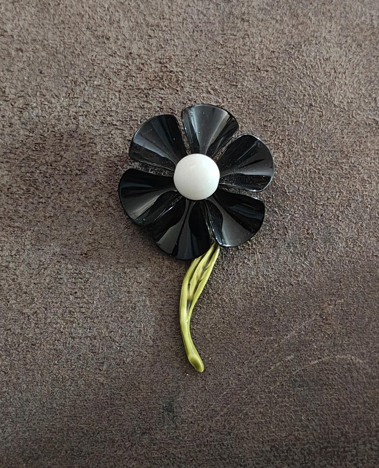 1980s Vintage Rare Flower Black and Green Enamel Metal Brooch Pin
