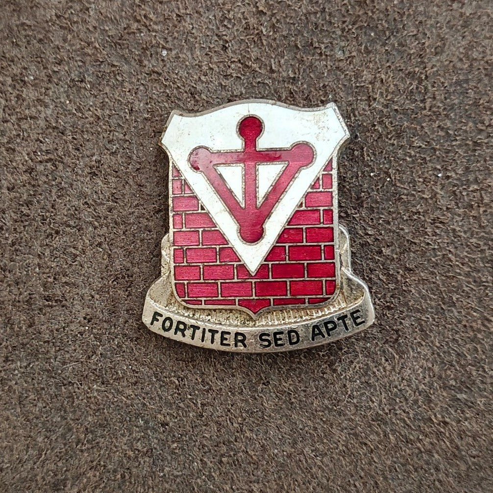 1930s/40s WWII US ARMY 820th Engineer Battalion Silver Tone Pin