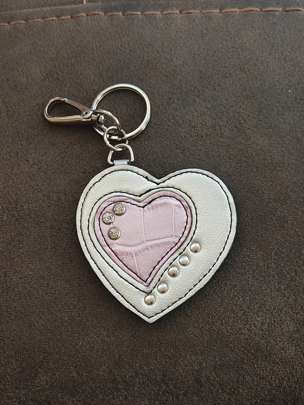 2000s Kathy Van Zeeland Studded Leather Heart Purse Charm Keychain