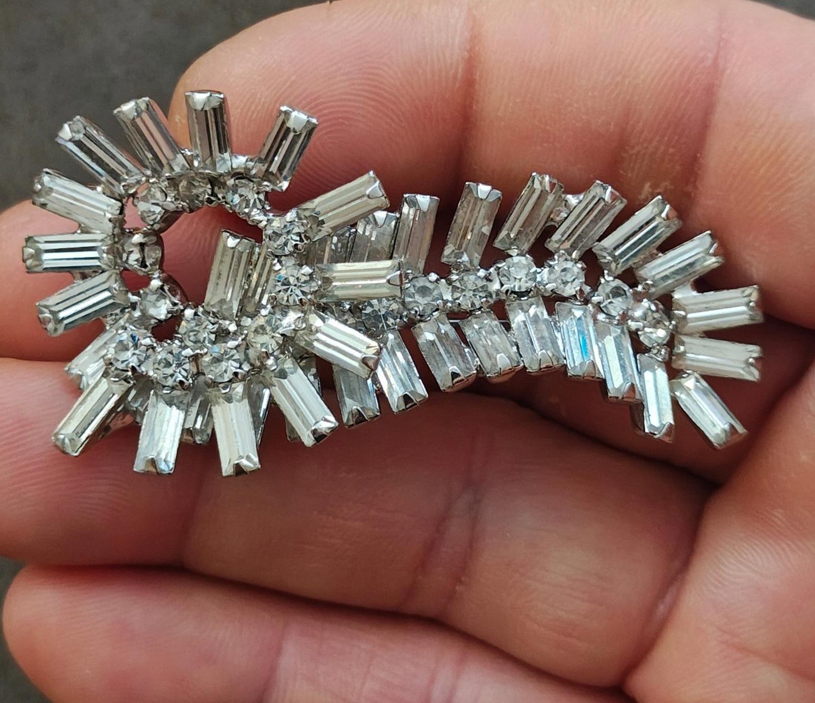 1960s Baguette Cut Rhinestones & Accent Stones Brooch Pin