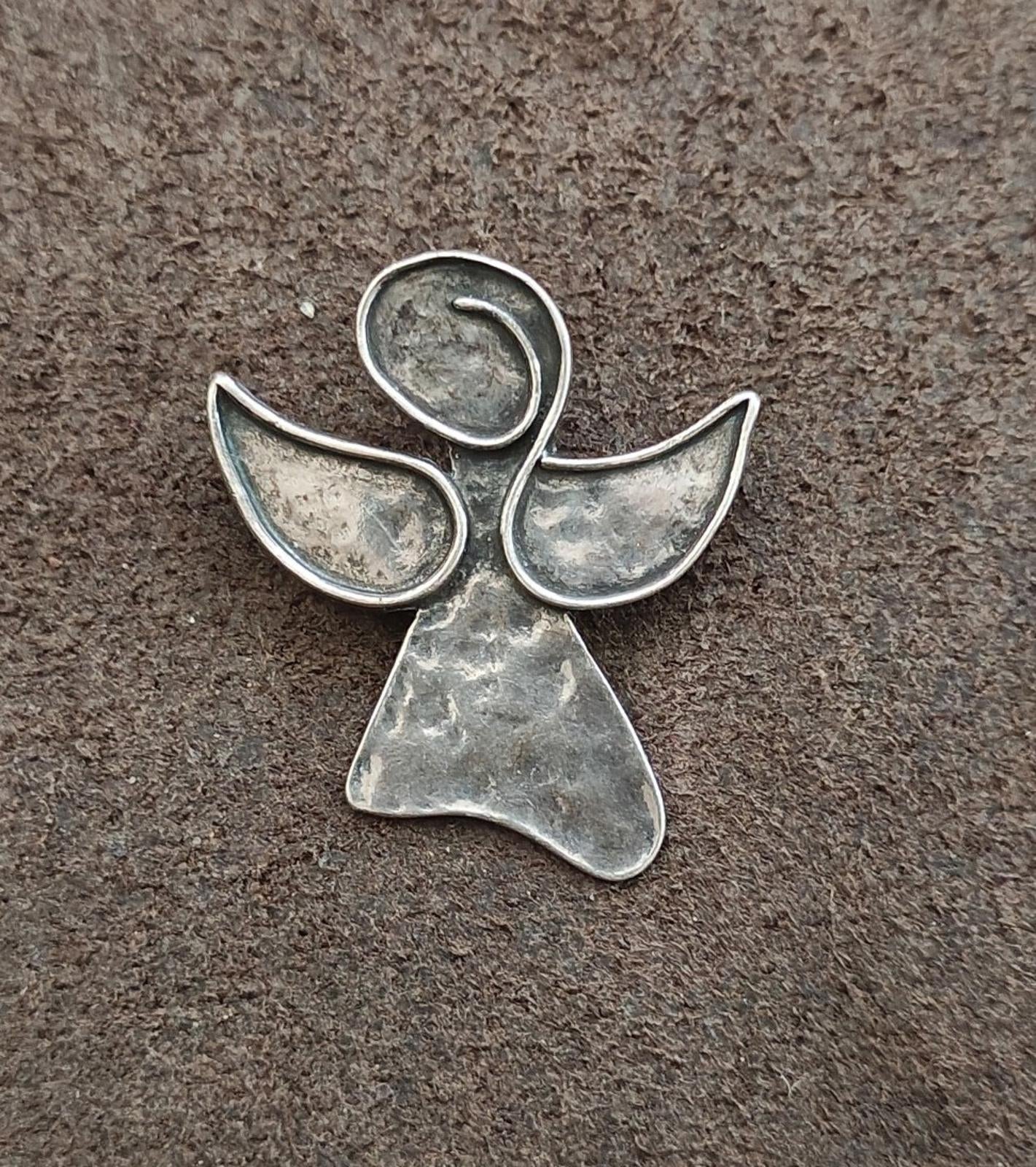I1842 Retired Silpada Sterling Silver Angel Pin/Pendant