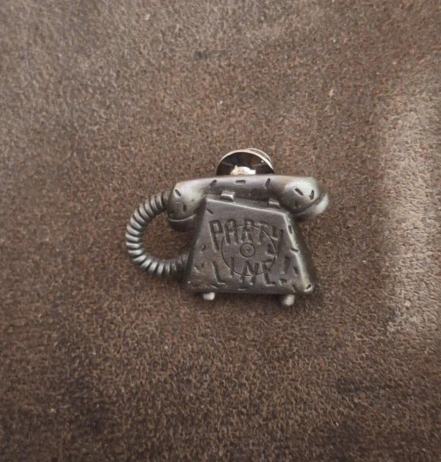 Avon 1989 PARTY LINE! Telephone Pewter Pin