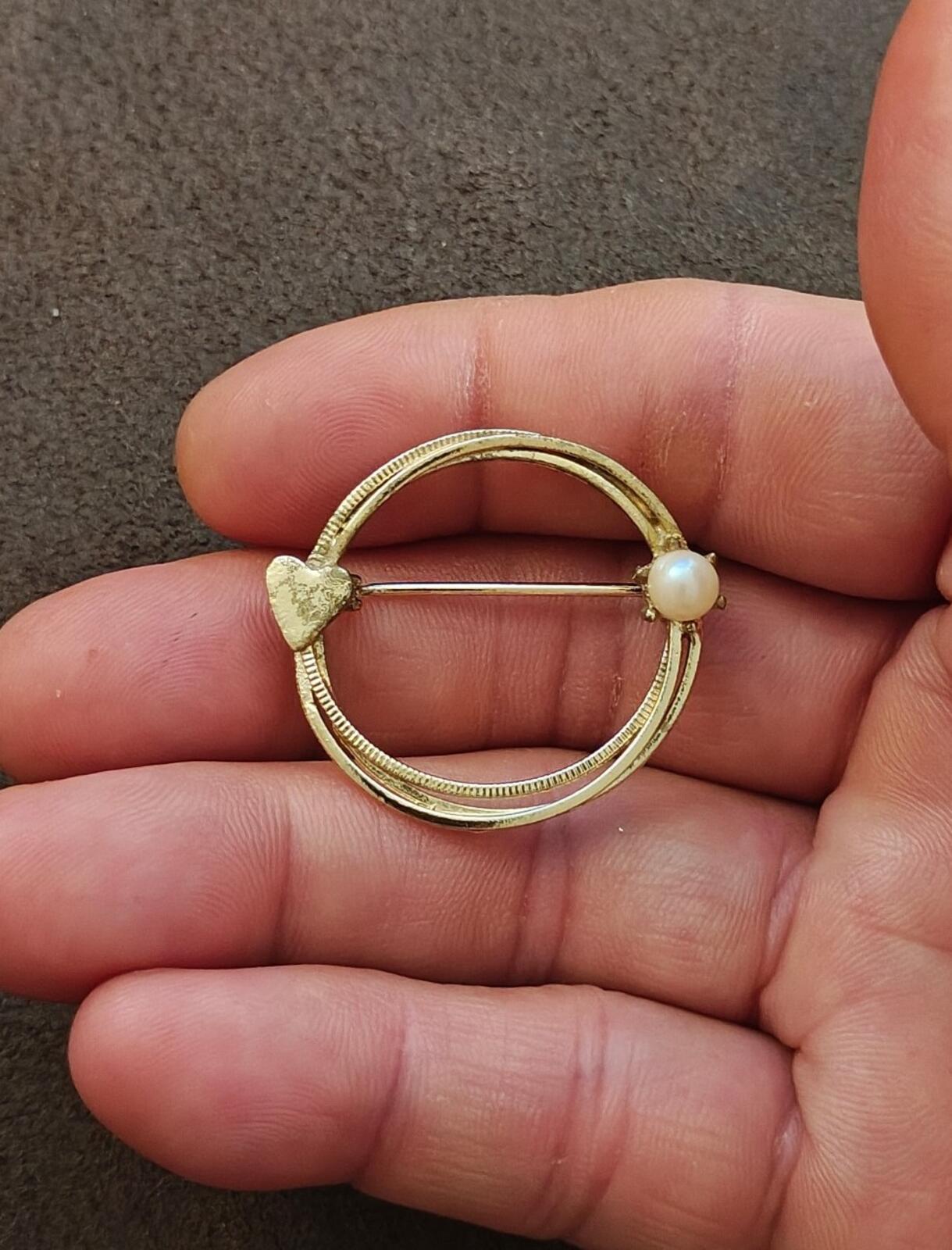 1950s/60s Gold Tone Eternity Circle Brooch