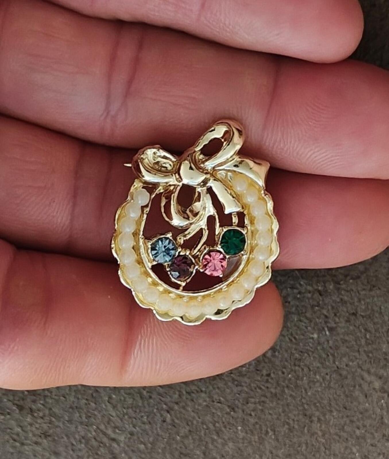 1950s Gold Tone Wreath Brooch With a Delicate Halo Of Cream Colored Faux Pearls