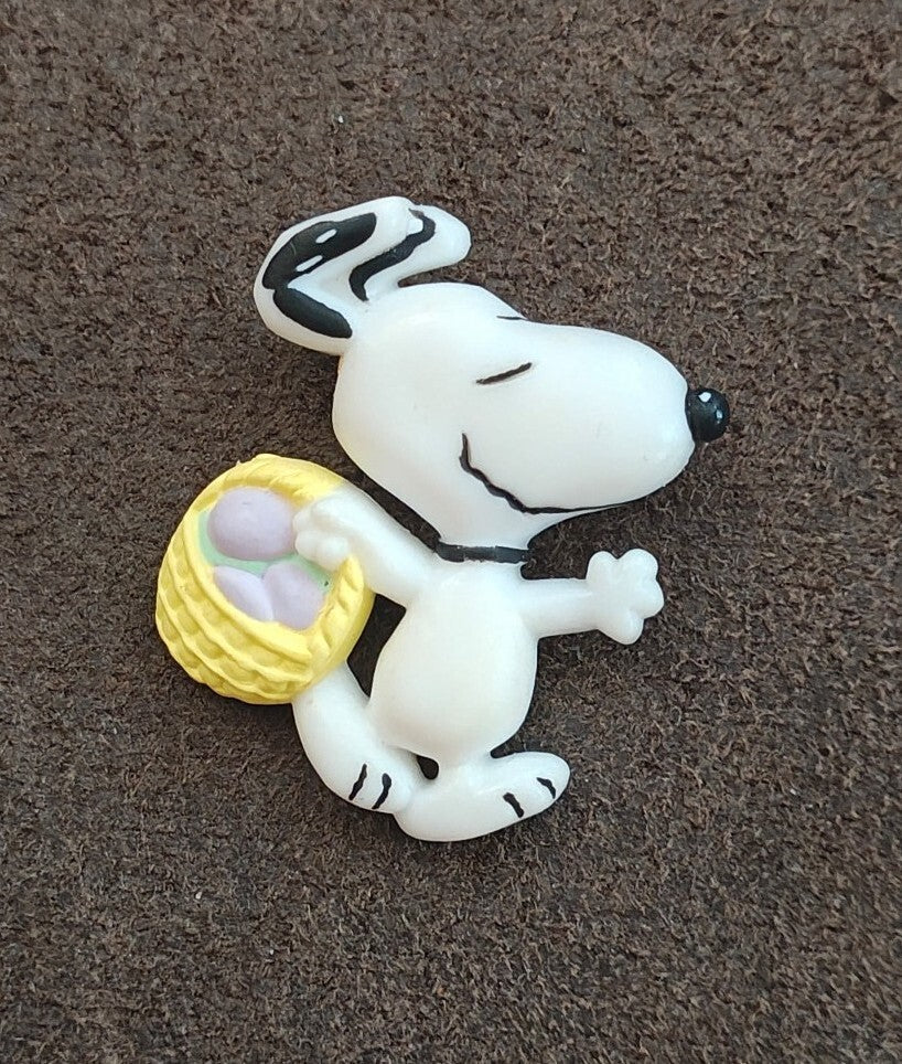1990s Hallmark Peanuts Snoopy Easter Basket Brooch Pin