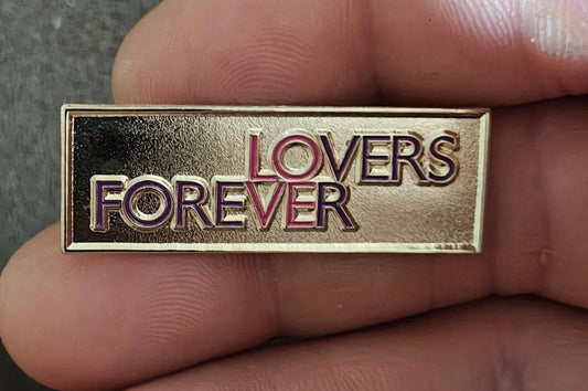 Nice Lovers Forever Gold Tone Pin
