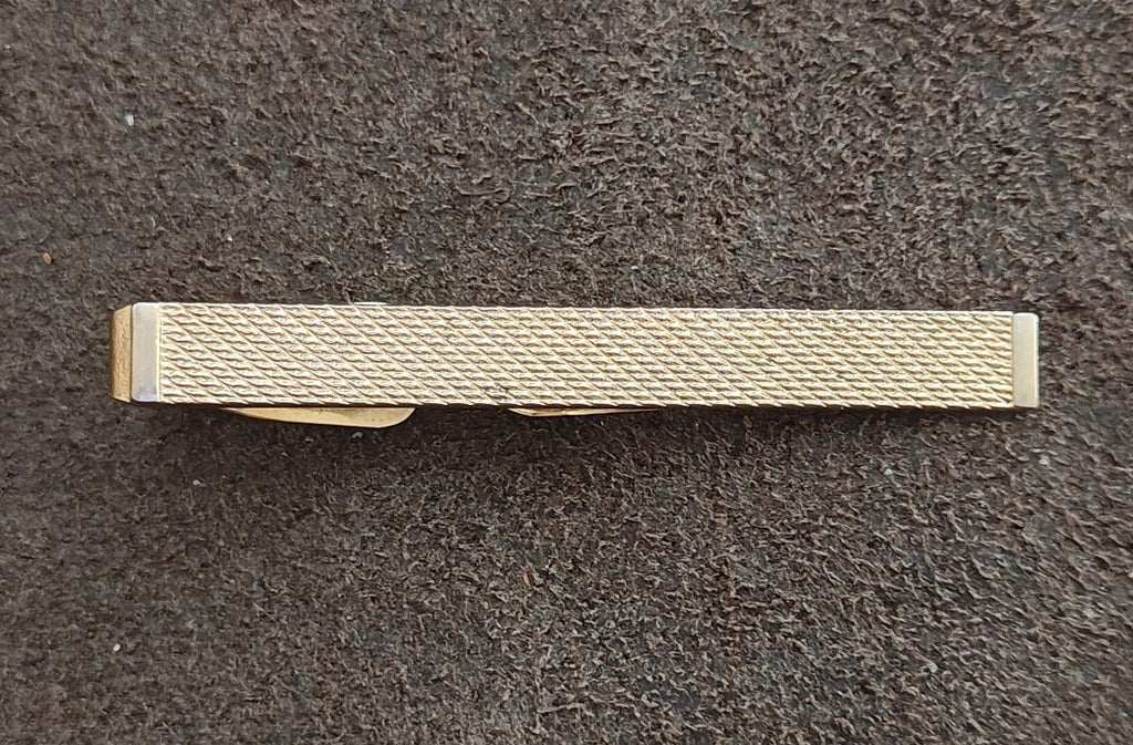 1950s/60s Swank Gold Tone Textured Basketweave Tie Bar Clip