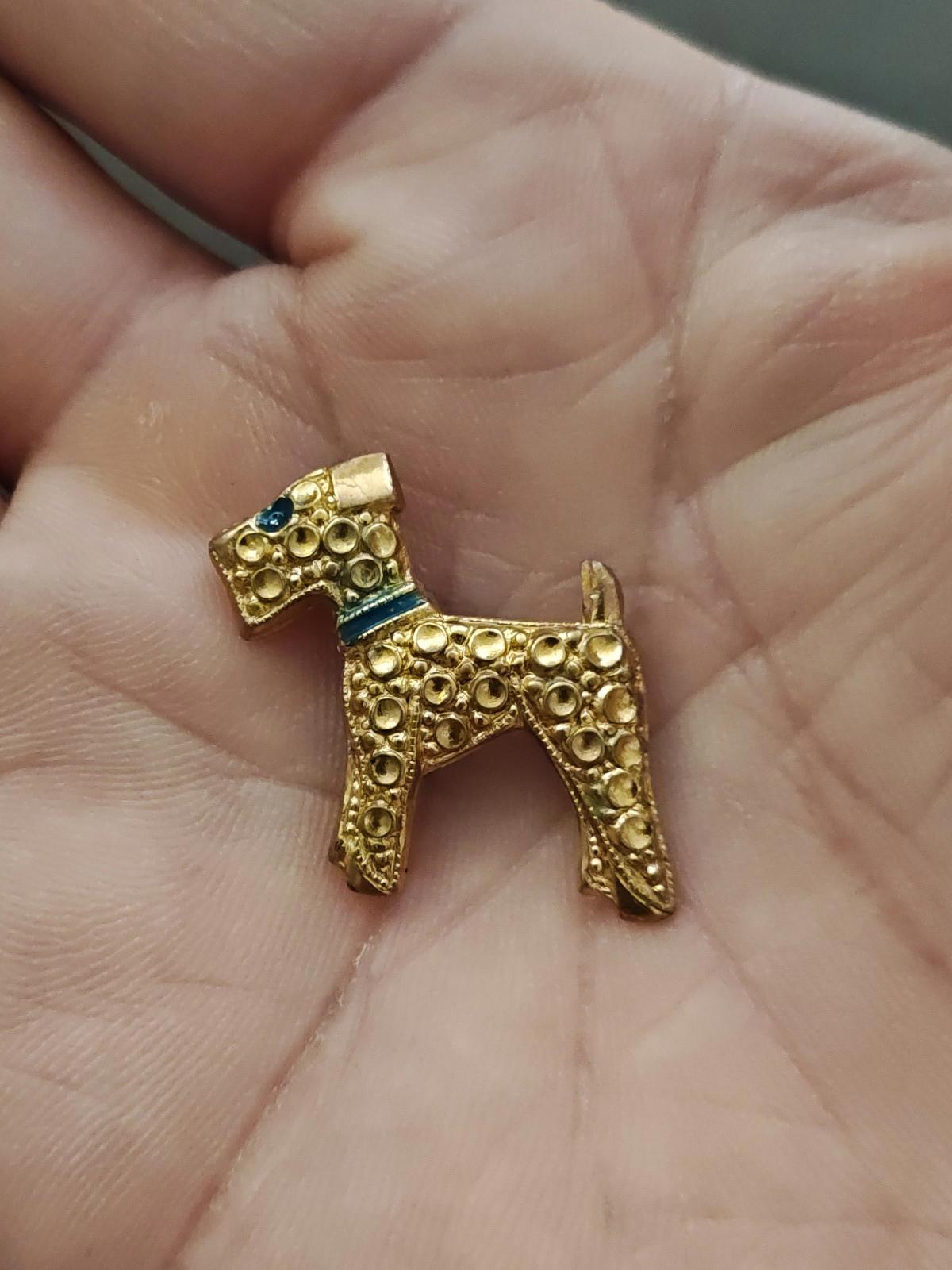 1890s Rare Gold Tone Textured Ornate Victorian Style Terrier Dog Brooch