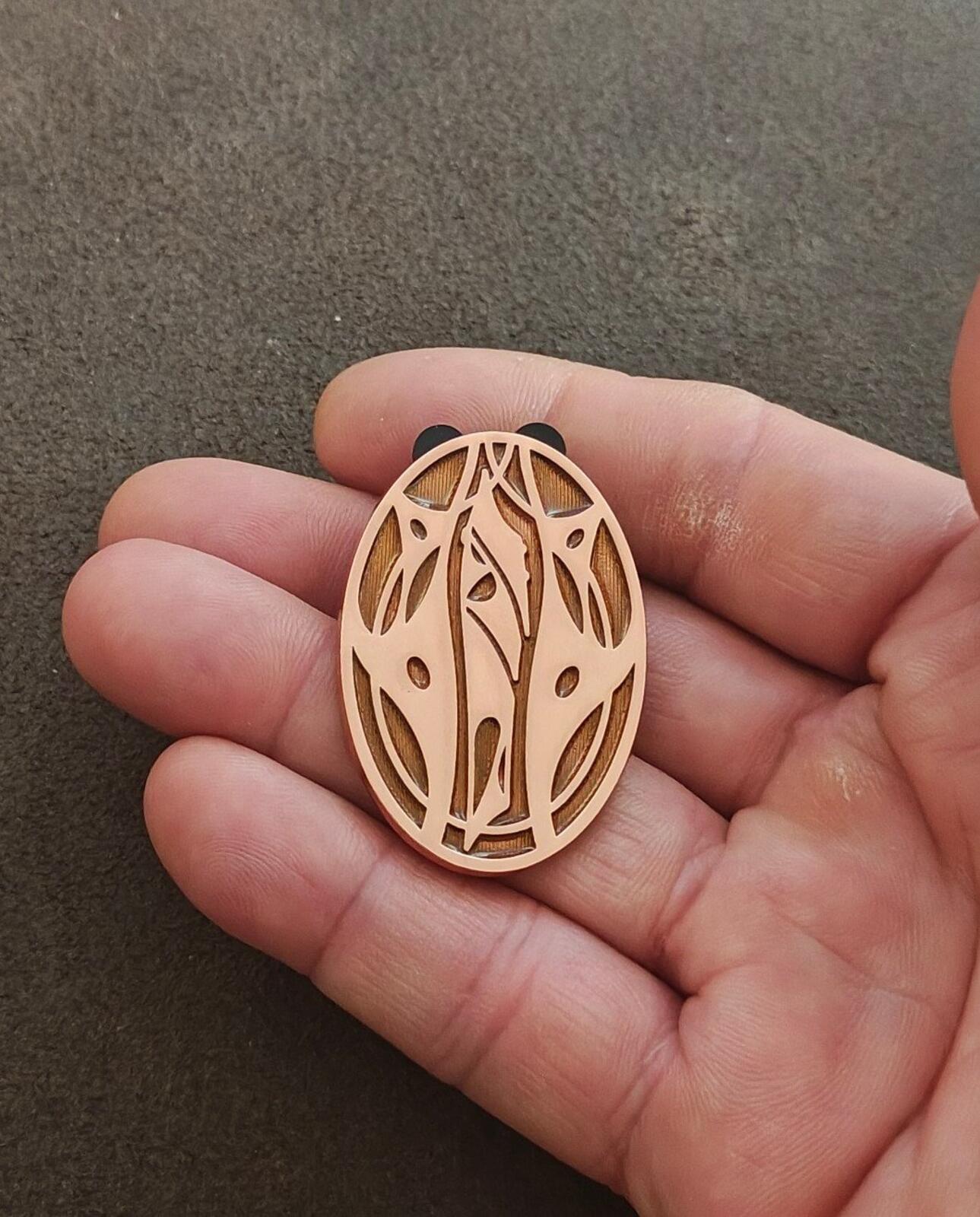 2019 Star Wars Galaxy's Edge Savi's Lightsaber Workshop Elemental Nature Pin