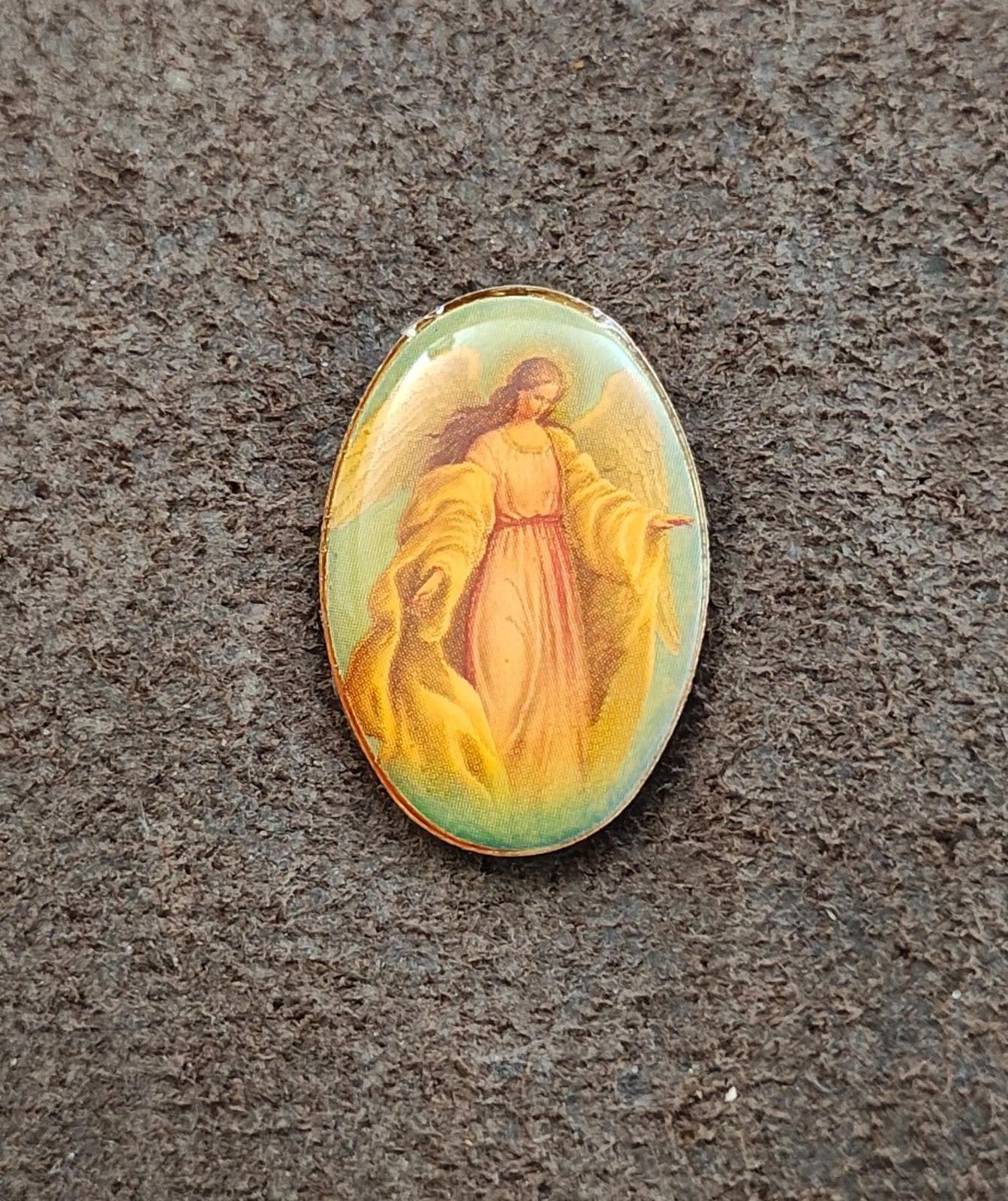 1980s Guardian Angel Lucite Oval Gold Tone Pin