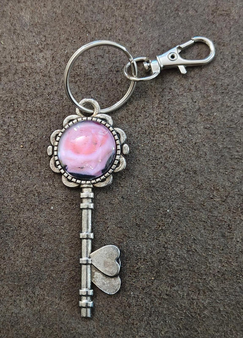 Vintage Style Skeleton Key Keychain With a Pink and White Rose Cabochon Pendant