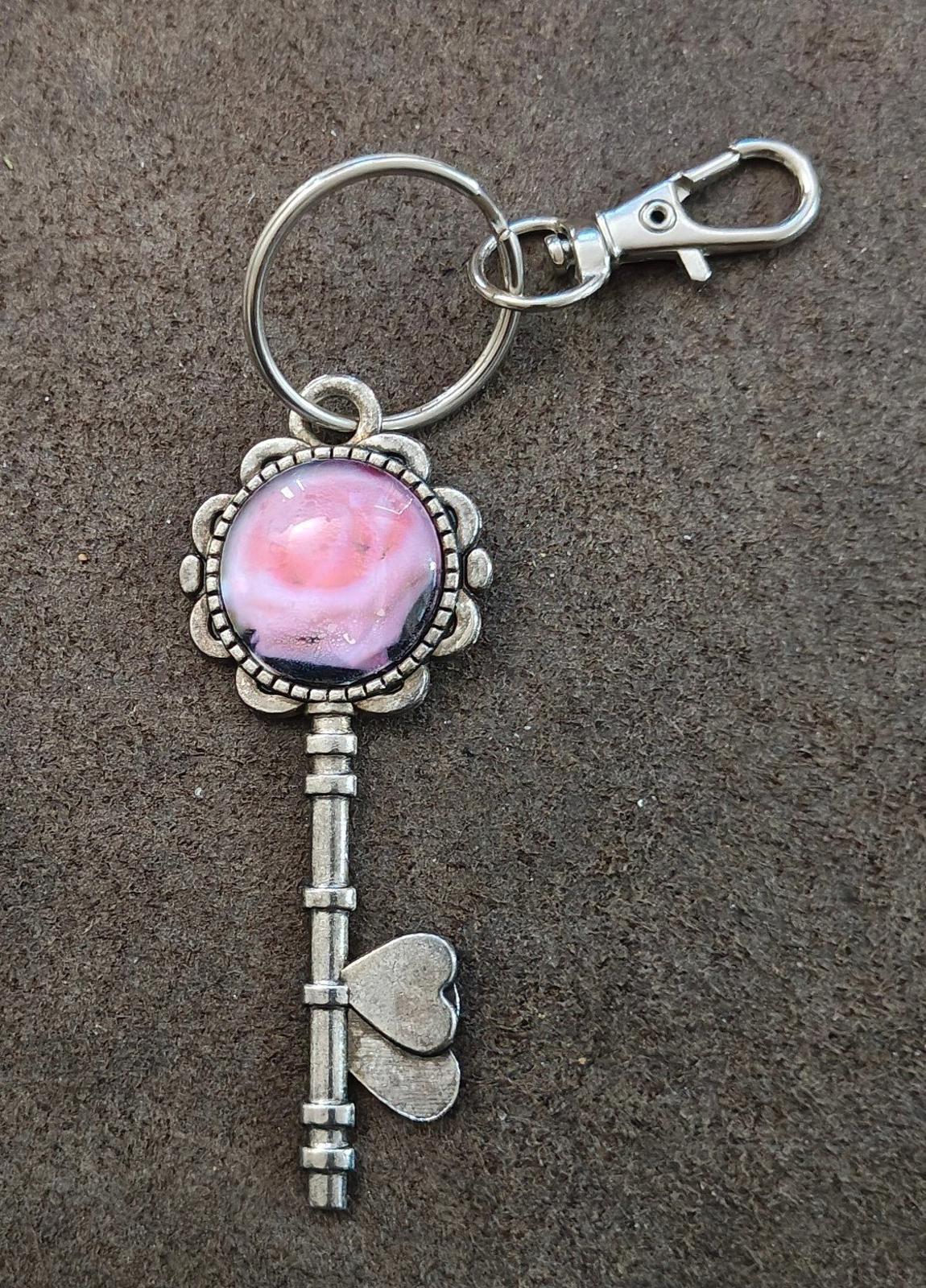 Vintage Style Skeleton Key Keychain With a Pink and White Rose Cabochon Pendant