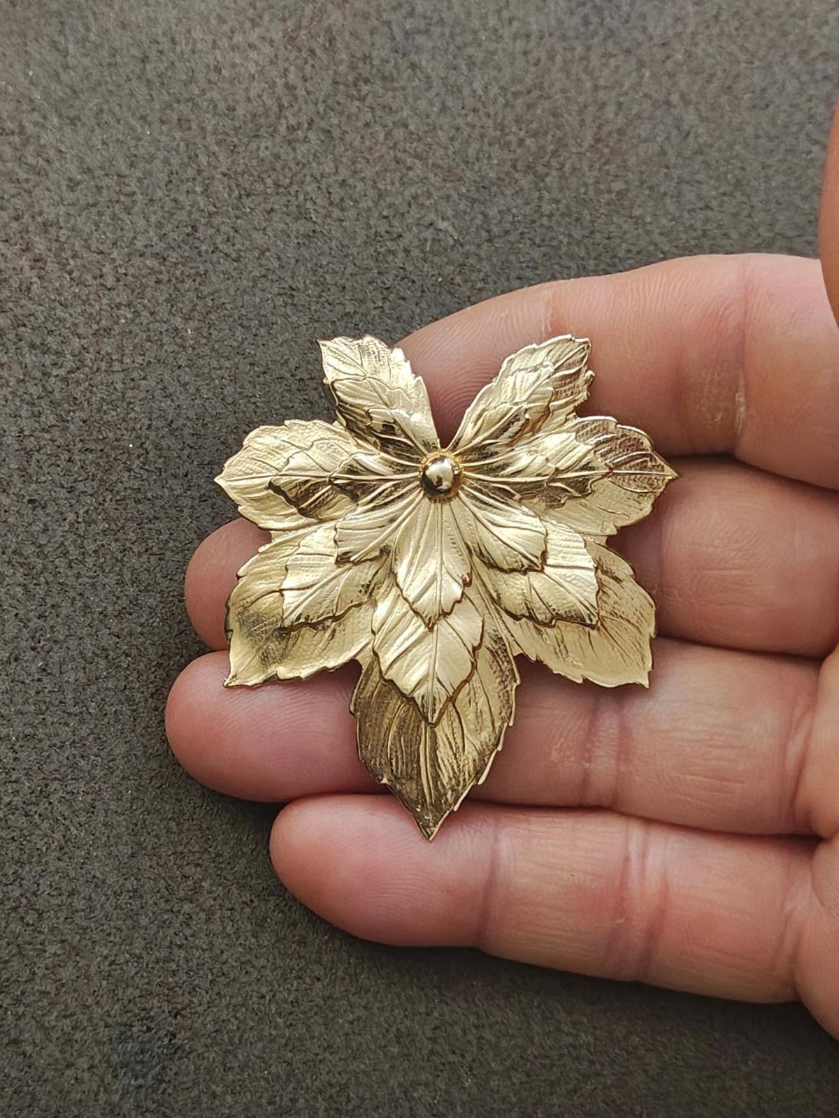 1950s/60s Sarah Coventry Textured Triple Maple Leaf Gold Tone Brooch