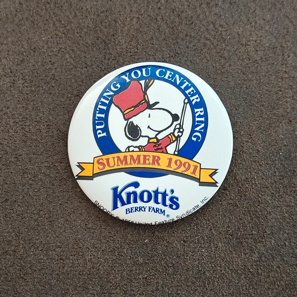 1991 Rare Knott's Berry Farm Putting You Center Ring Snoopy Button
