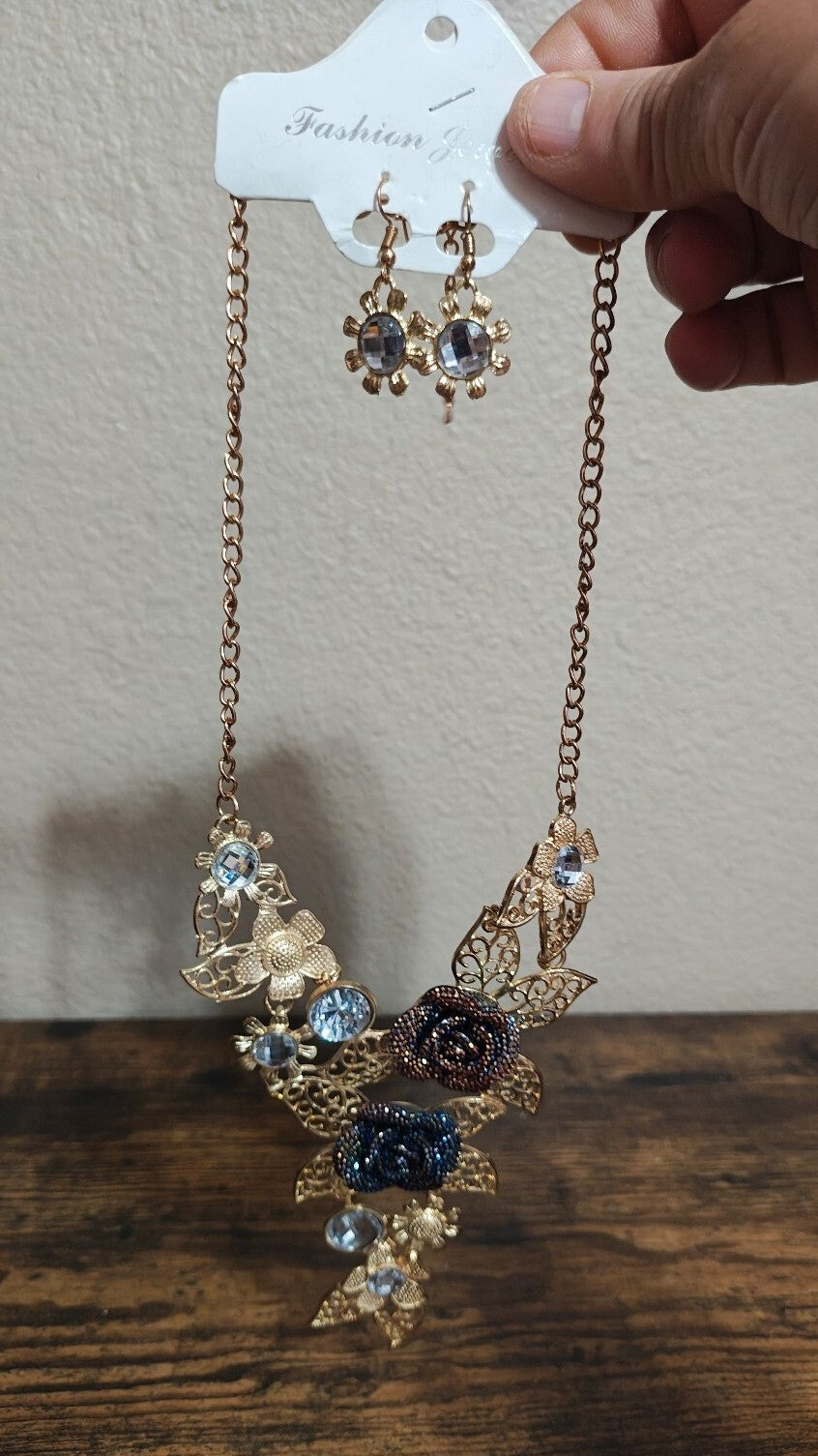 Vintage Style Floral Bib Statement Necklace & Matching Dangle Earrings Set.