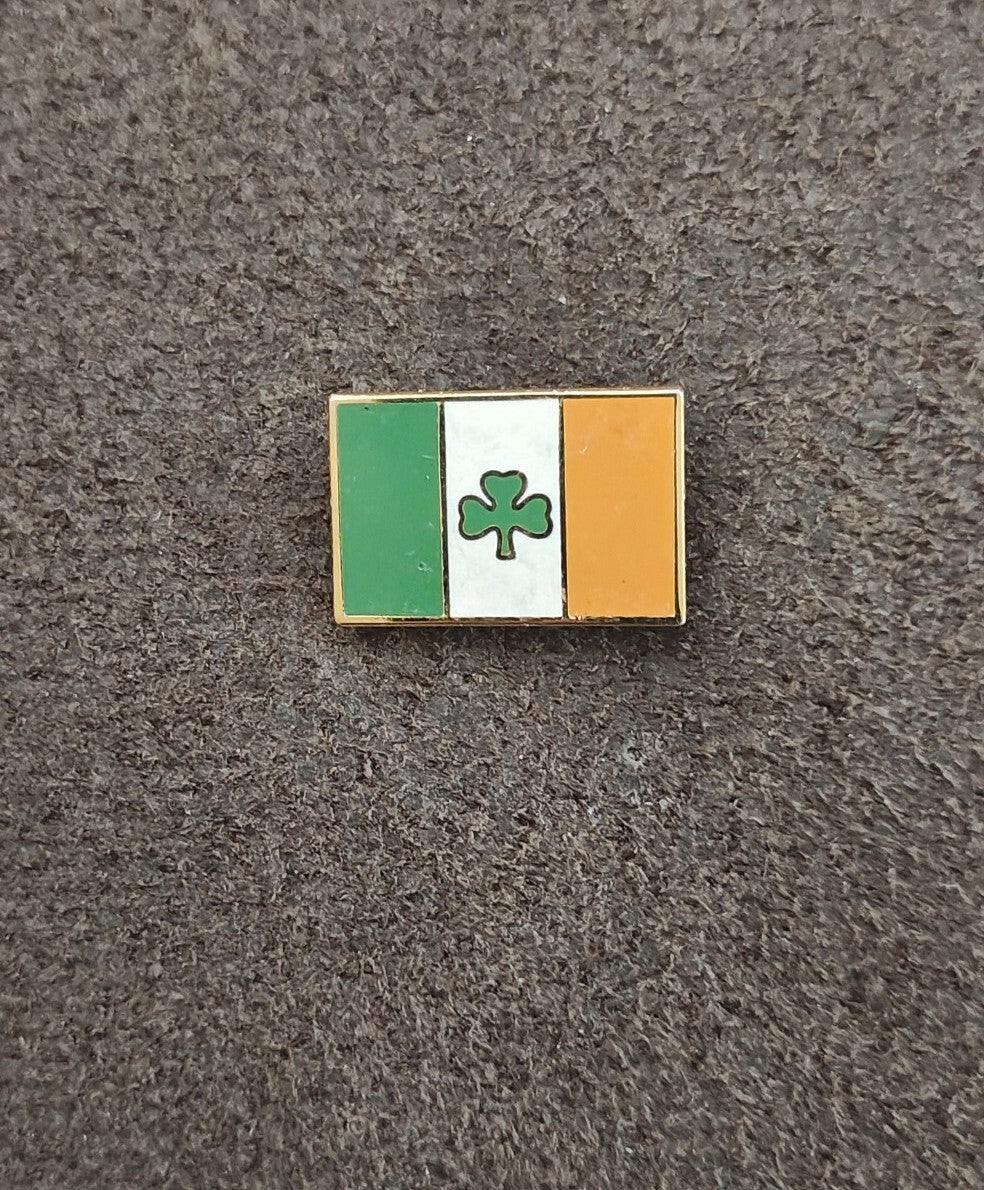 1990s Irish Flag Shamrock Gold Tone Enamel Pin.