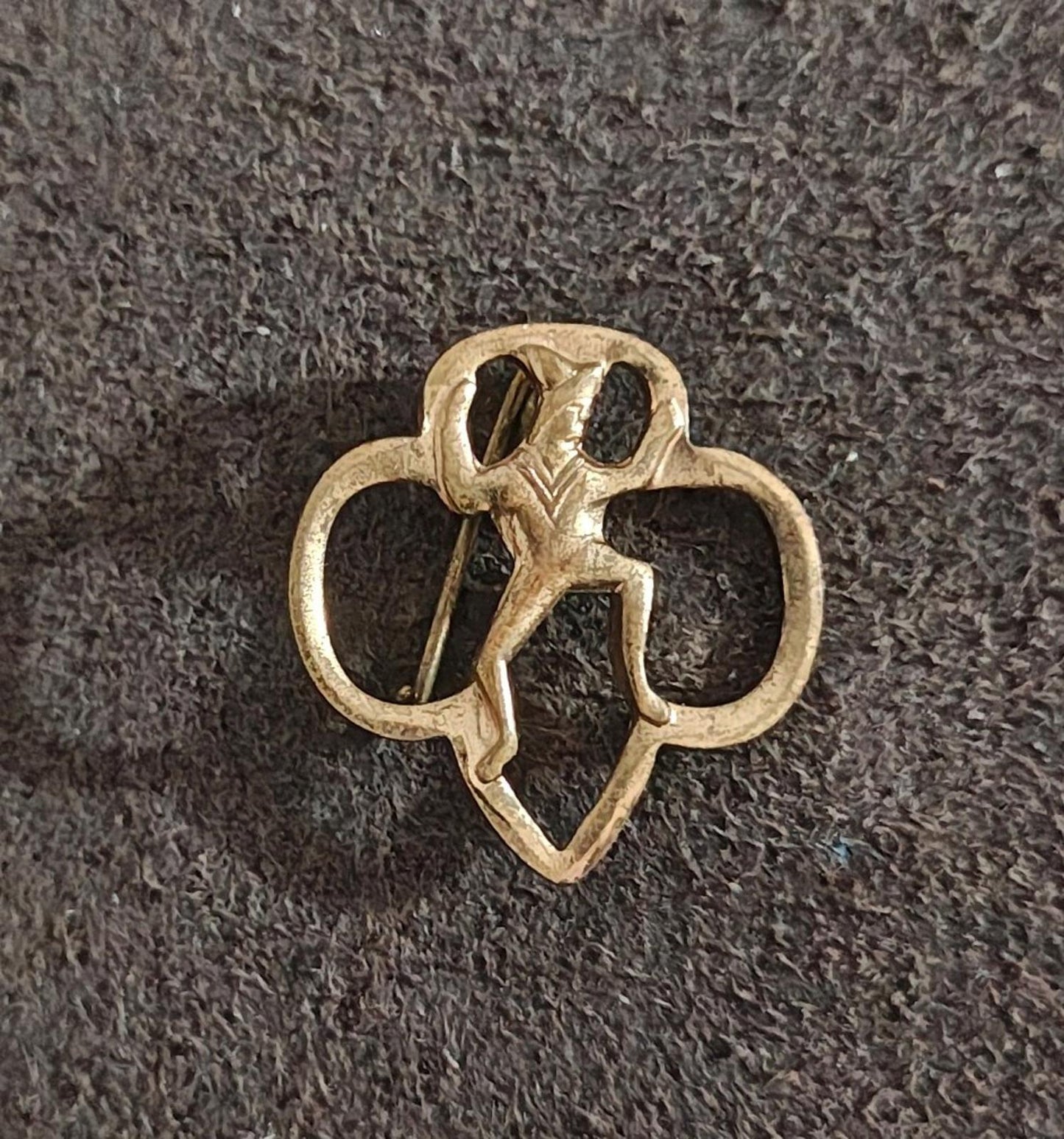 1960s Vintage vintage Girl Scout Brownie Membership Gold Tone Pin Brooch