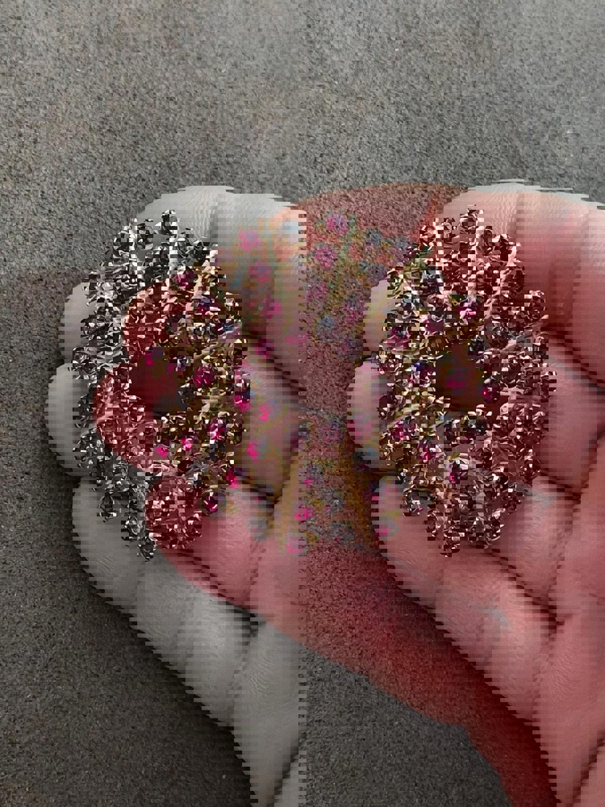 1970's Gorgeous Maroon Color Rhinestones Brooch Pin