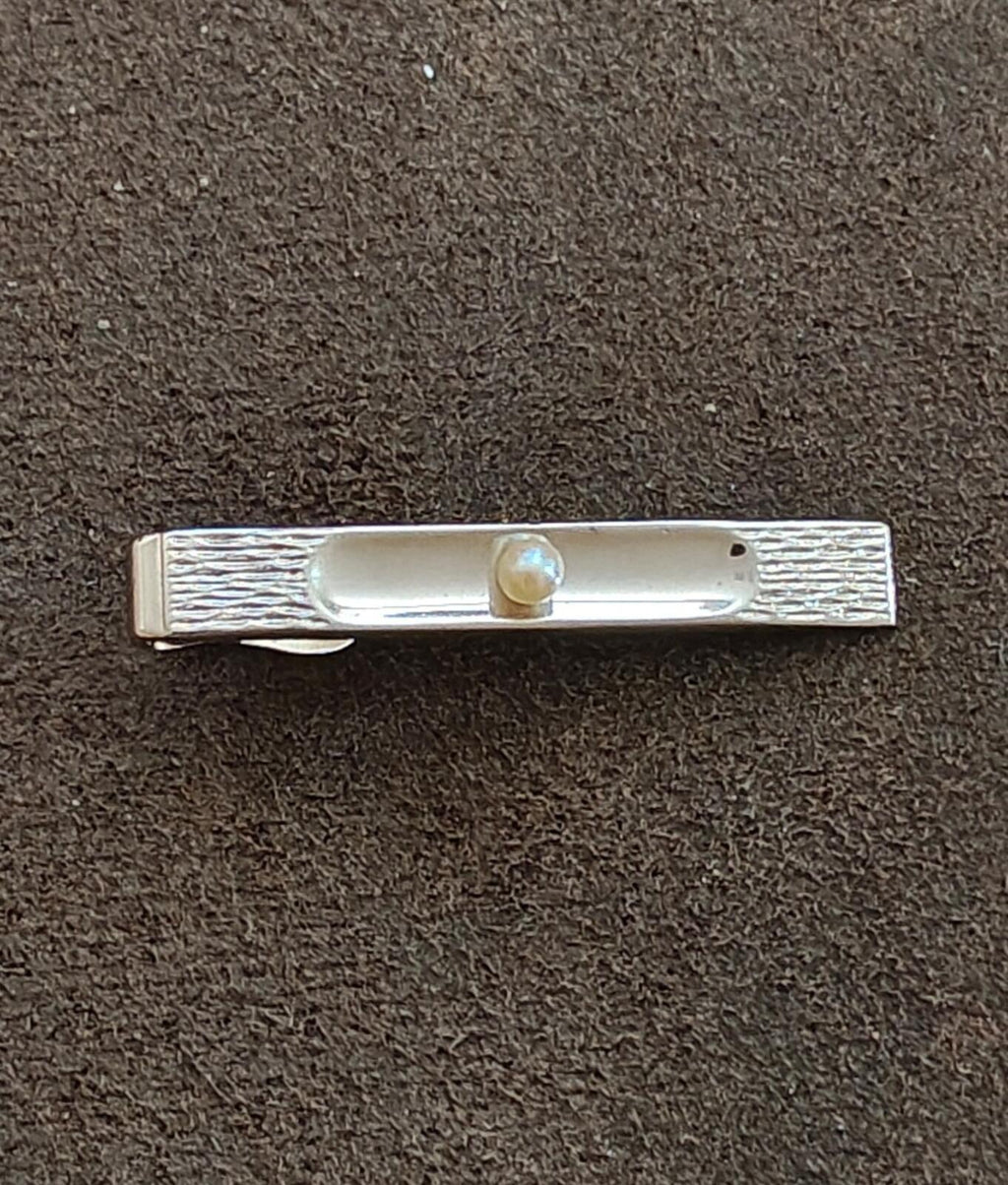 1960s Swank Silver Tone Textured With Centered Pearl