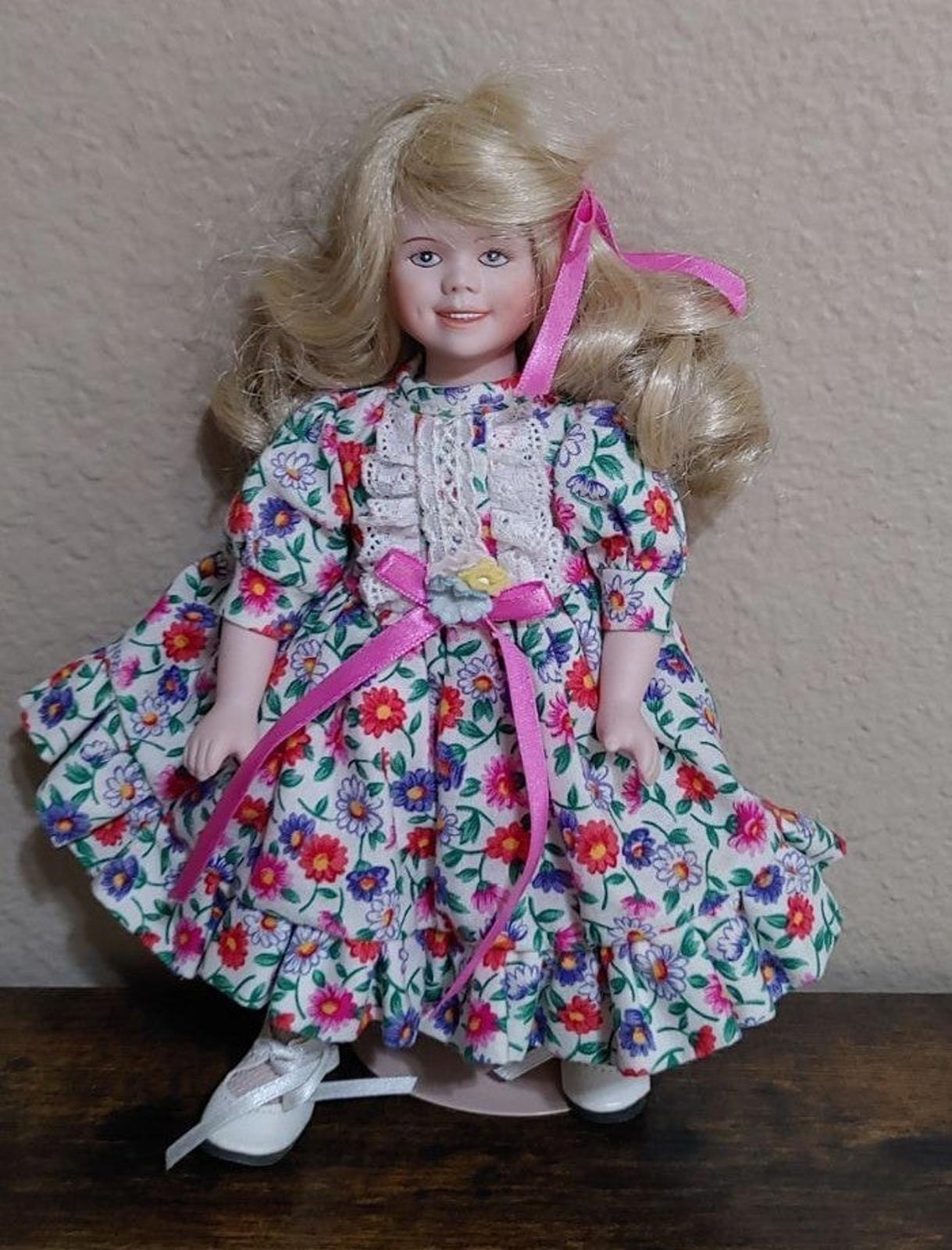 1995 Geobel Little Darling Porcelain Doll