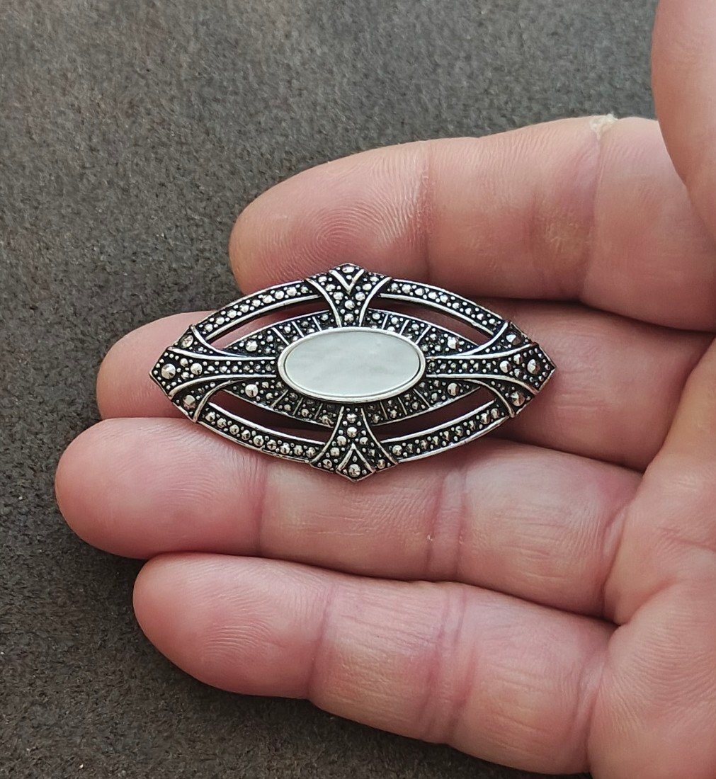 1980s Art Deco Style Marcasite & Mother of Pearl Silver Tone Brooch Pin