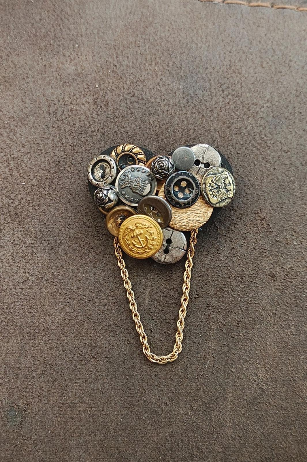 1980s Handmade Collage of Buttons Gold Tone Brooch