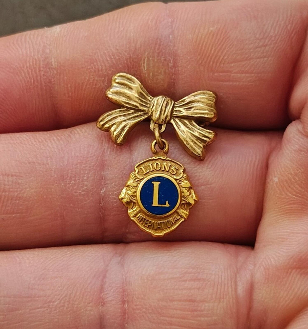 1950s Lions Clubs International Ladies Bow Knot Pin With Dangling Charm