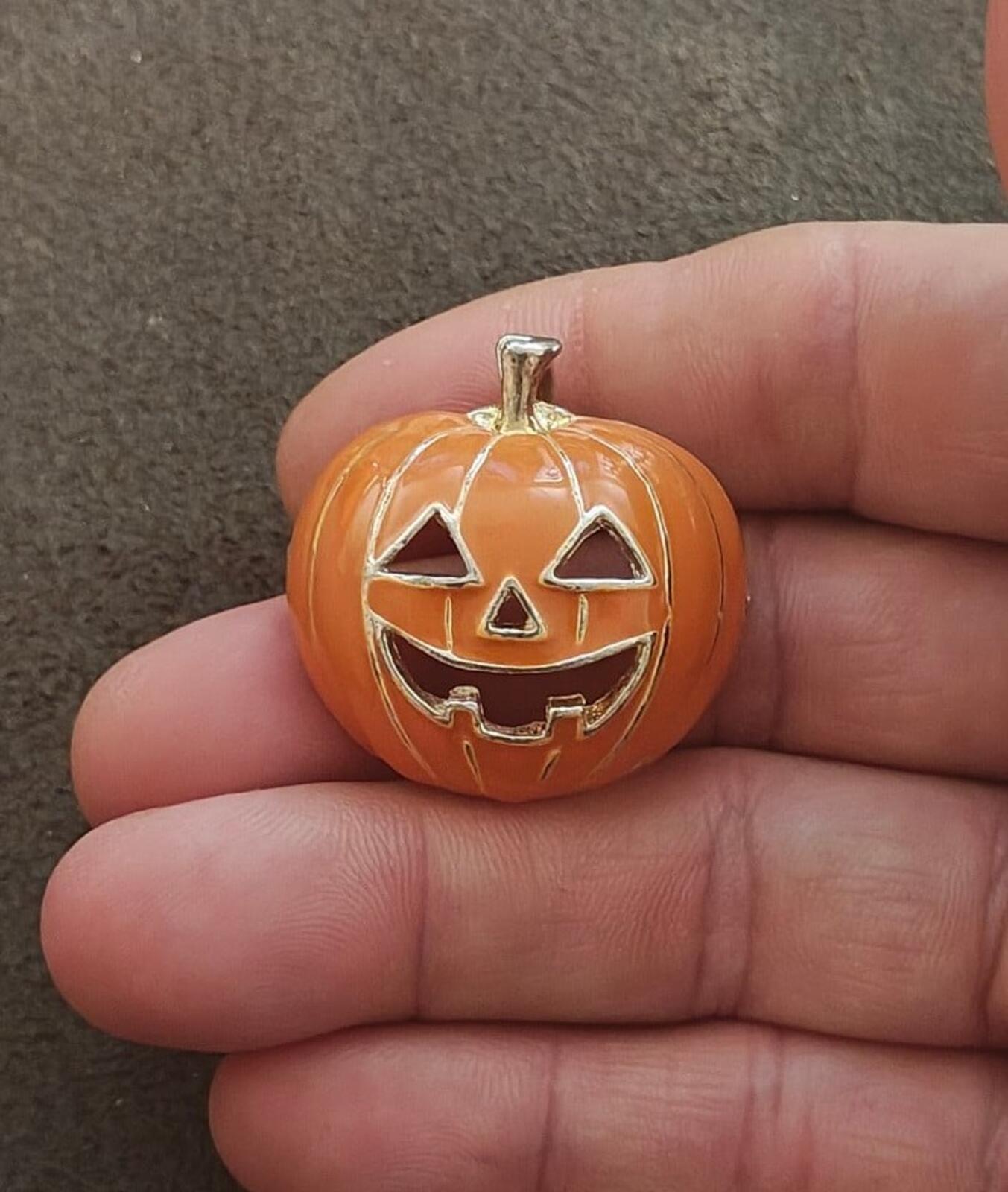 1980s Halloween Jack-O'-Lantern Pumpkin Brooch & Pendant