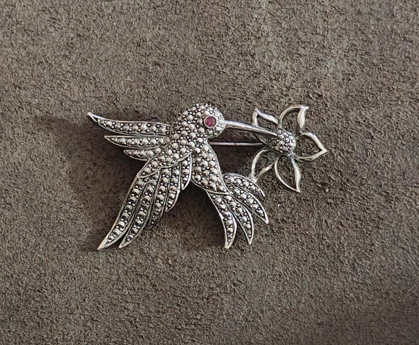 1990s Avon Silver Tone With Purple Rhinestone Eye Hummingbird Brooch Pin