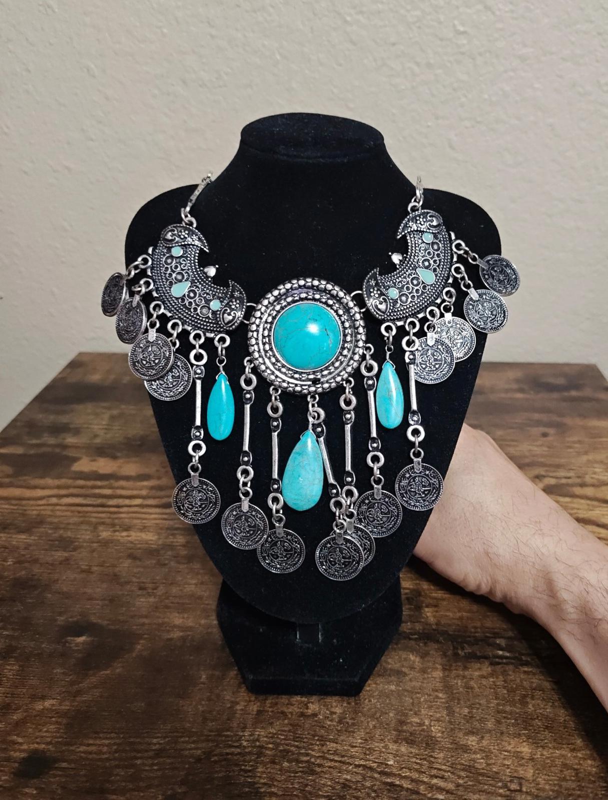 Vintage Style Silver Tone Boho Bib Style Statement Necklace