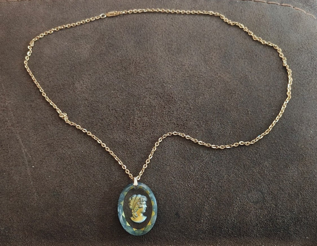 1950s Gilded Glass Cameo Pendant Necklace