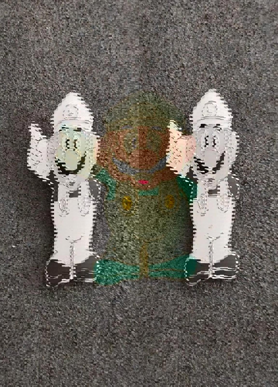 1988 Nintendo Super Mario Bros. Luigi Gold Tone Enamel Pin