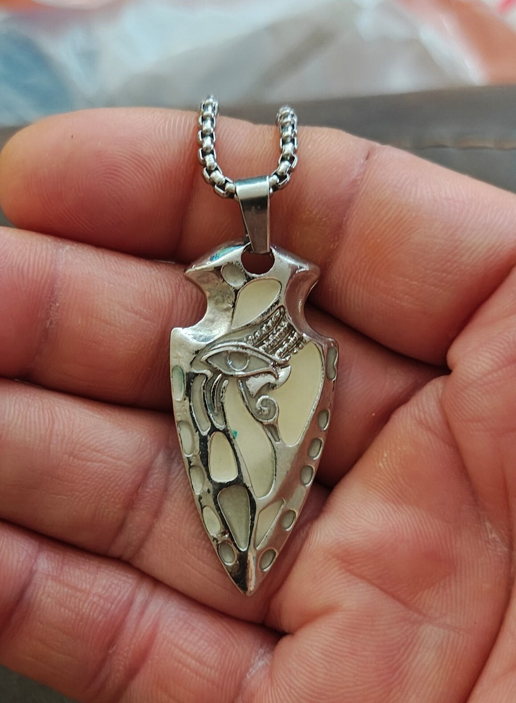 Southwestern Style Silver Tone Arrowhead Mosaic Inlay Pendant Necklace