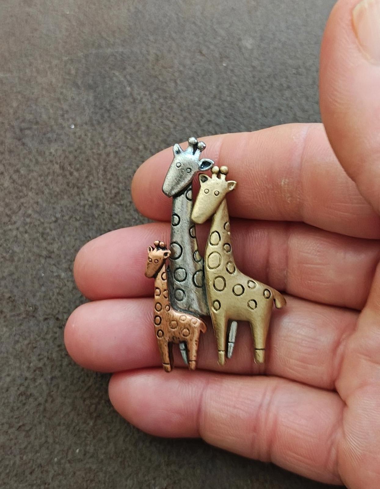 1980s Tricolor Giraffe Family Brooch