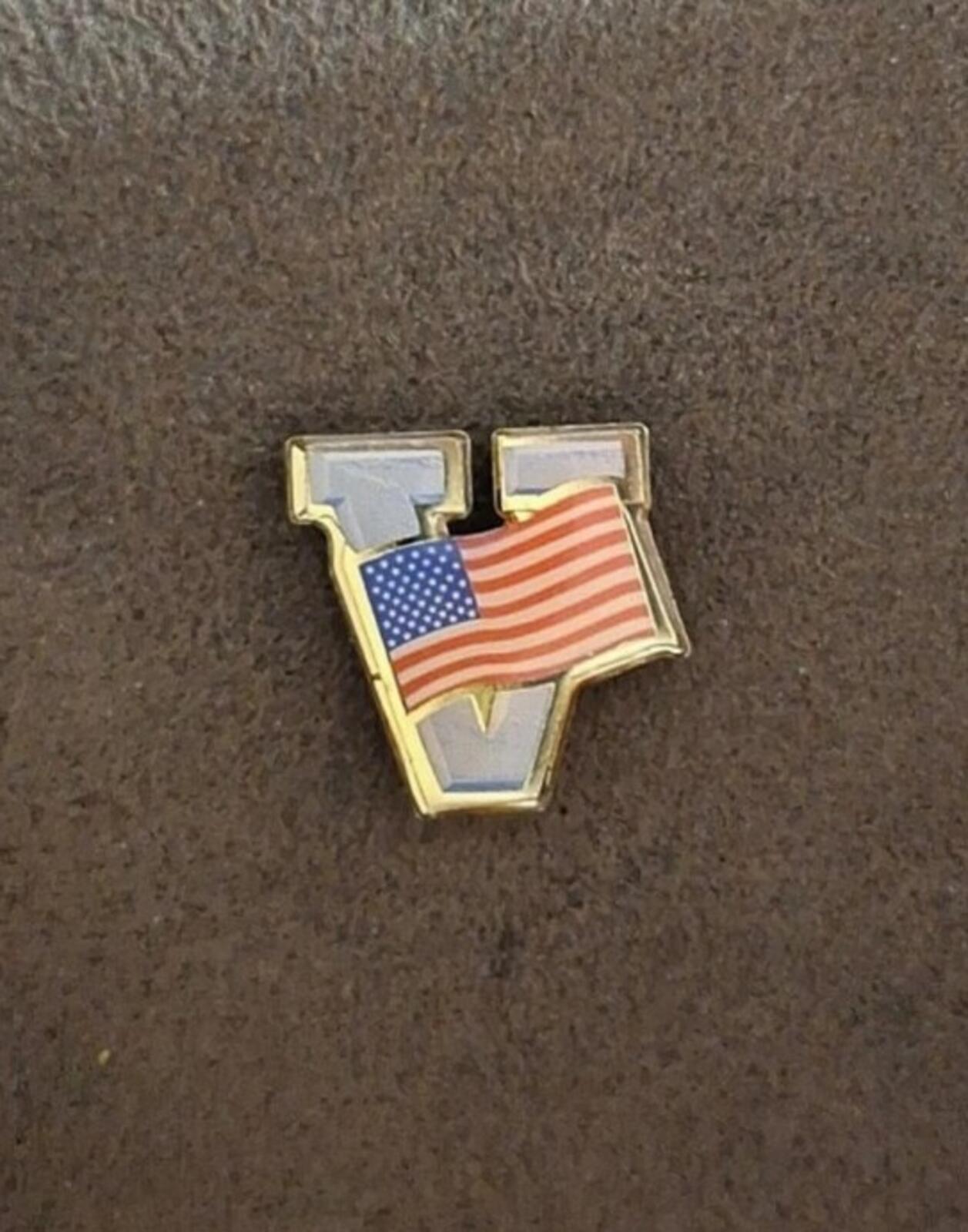 1980s Victory American Flag Gold Tone Enamel Pin