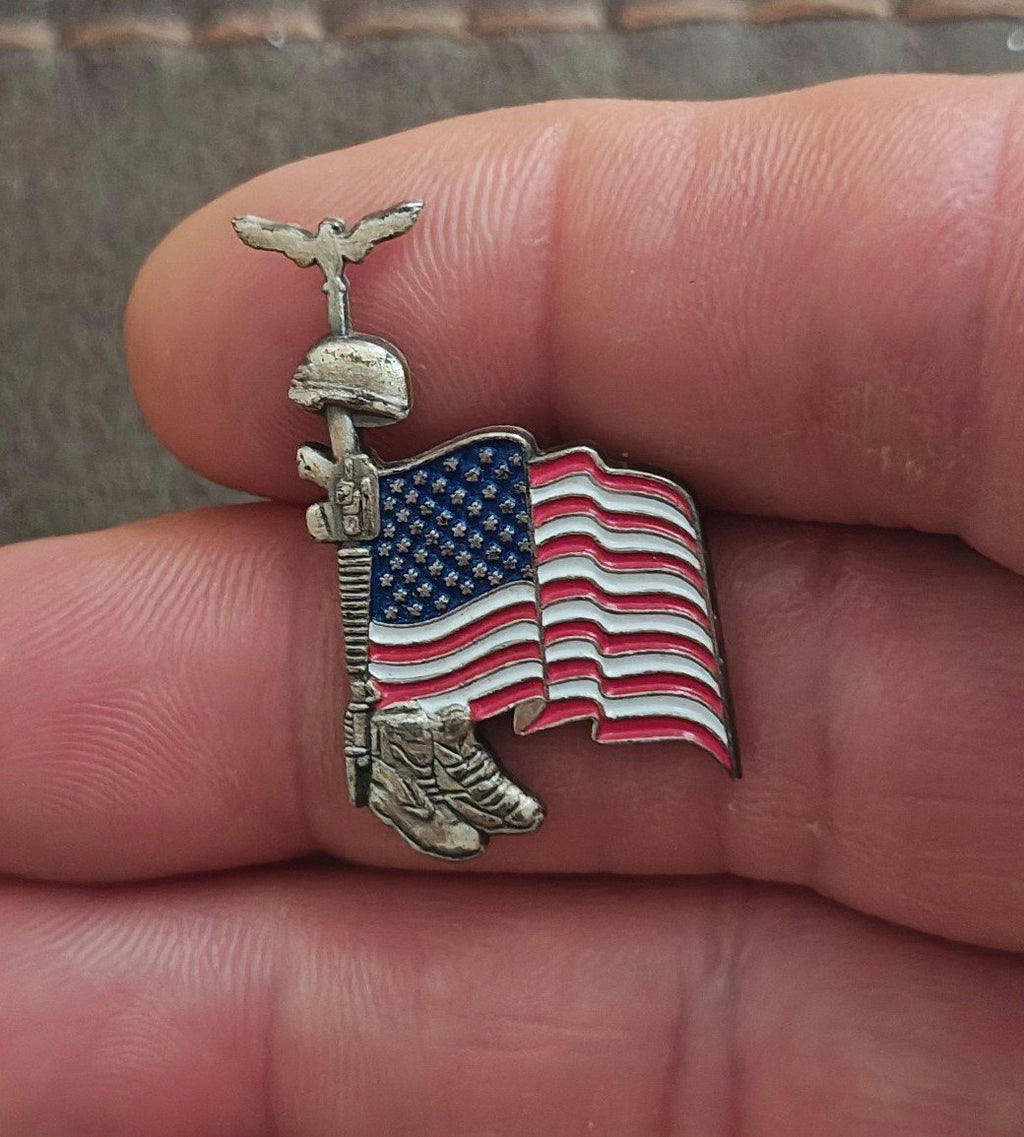 Fallen Soldier Battlefield Cross Pin