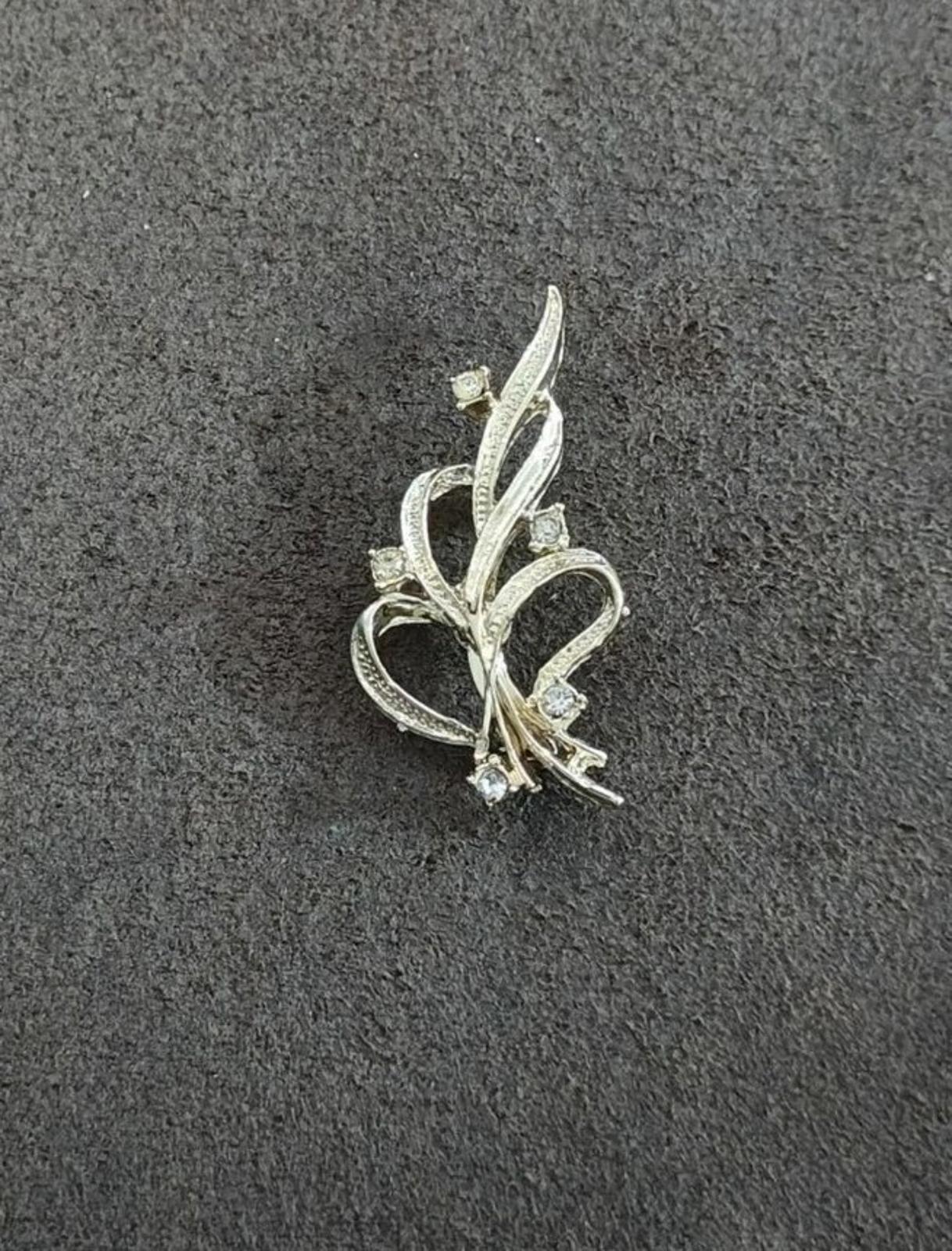 1980s Gerry's Art Nouveau Style Gold Tone Ribbon Brooch Pin