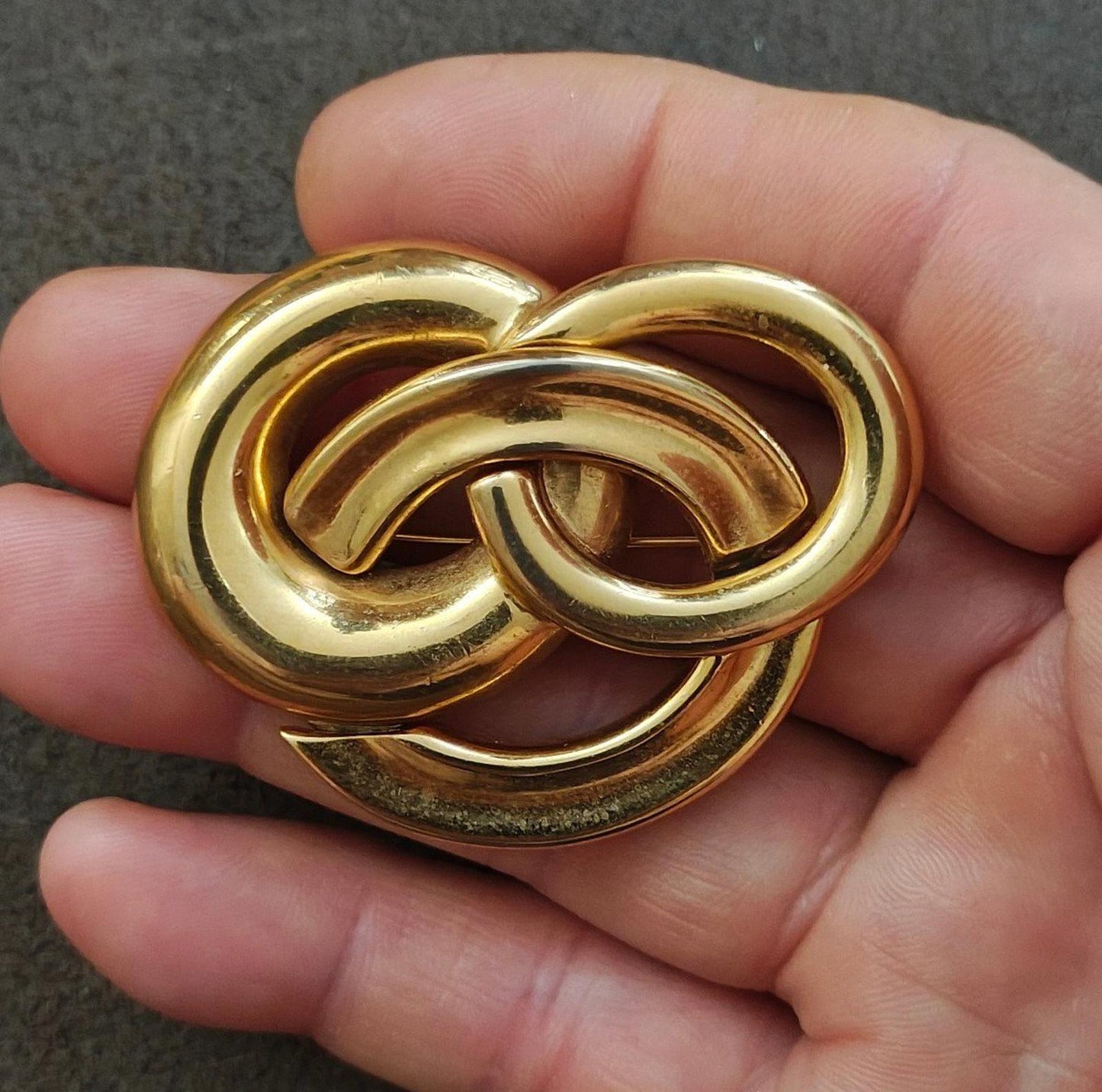 1980's Three Intertwined Circles Monet Gold Tone Pin Brooch