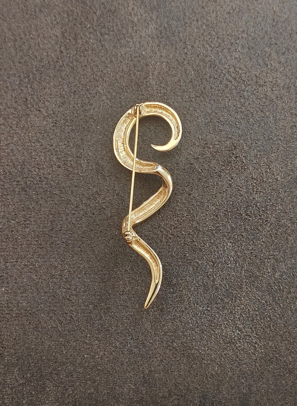 1980s Gold Tone Abstract/Swirl/Modernist Squiggle Brooch Pin.