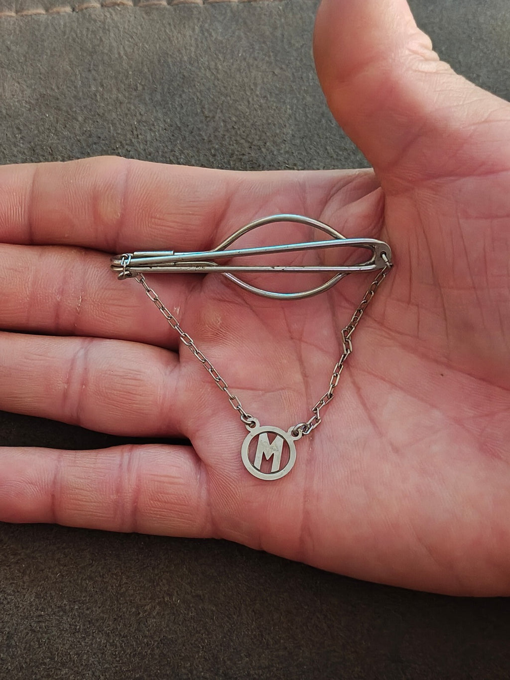 1940s/50s Silver Tone Monogram Initial M Chain Bar Clip