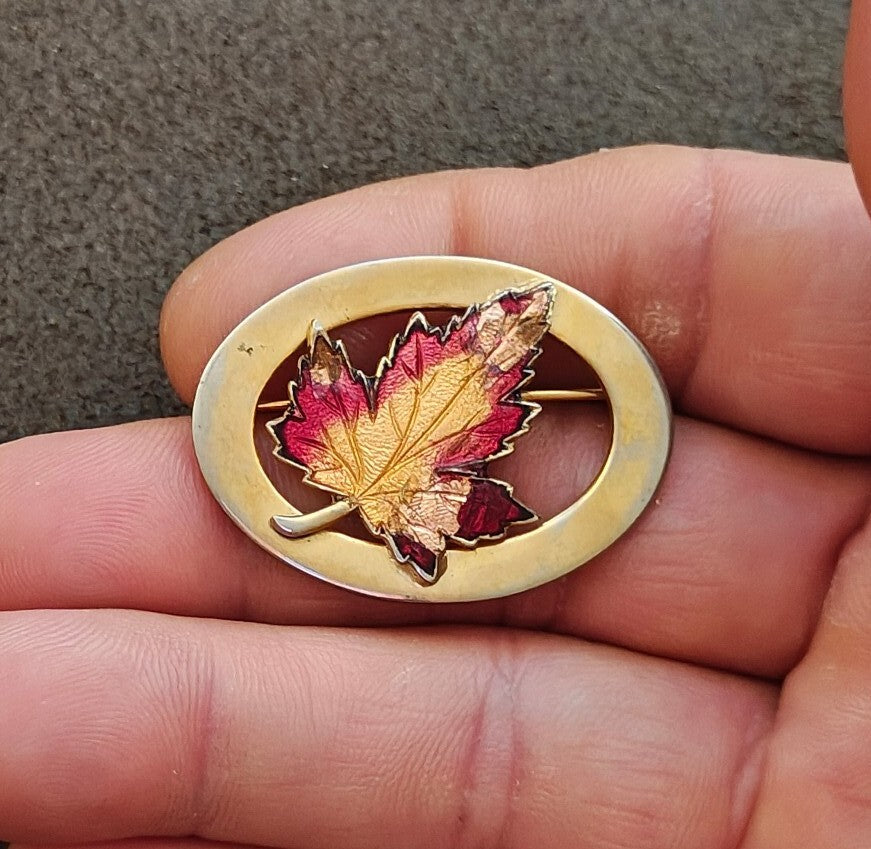 1950s/60s Gold Tone Enamel Maple Leaf Brooch