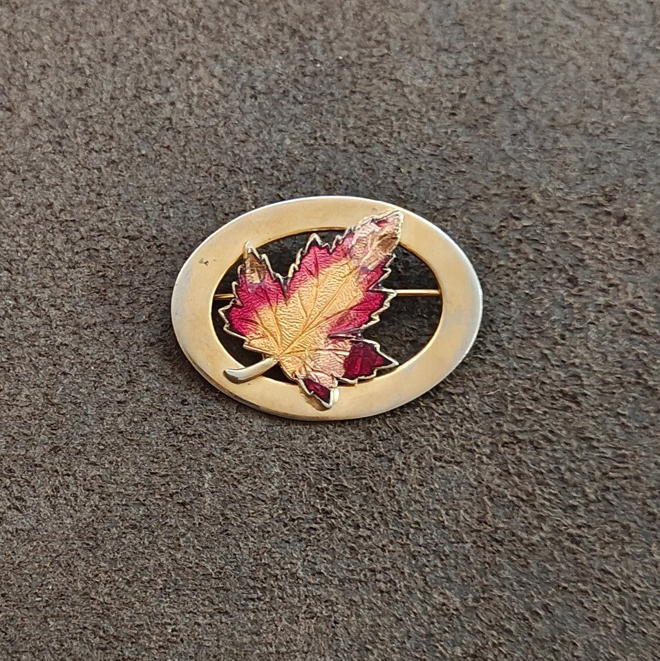 1950s/60s Gold Tone Enamel Maple Leaf Brooch