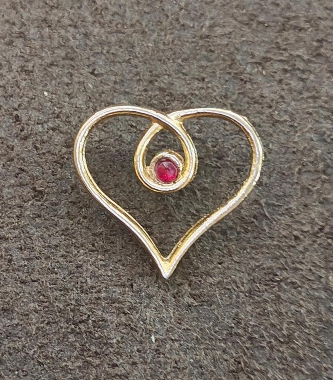 1980s Gold Tone Heart With Small Red Gemstone In Center Pin