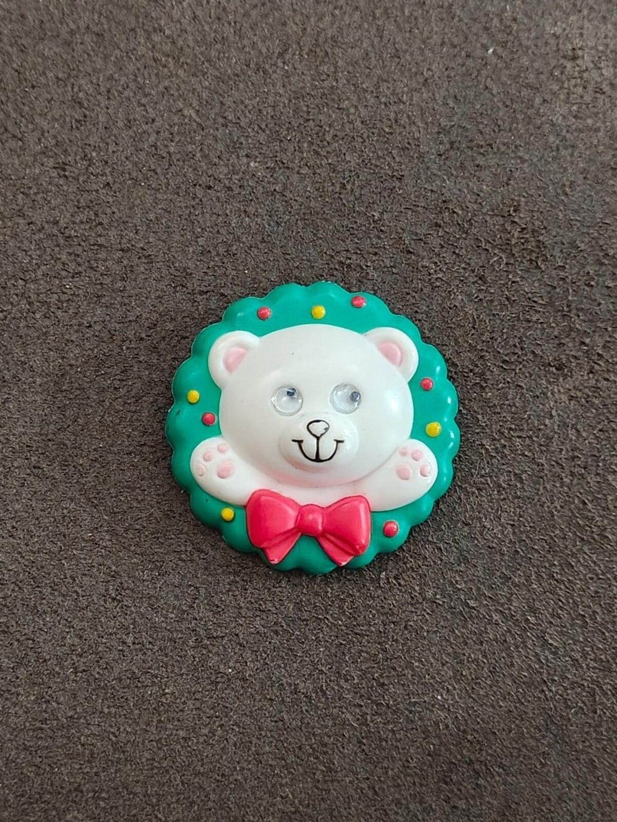 1990 Avon Holiday Cub Wreath Googly Eyes Plastic Pin