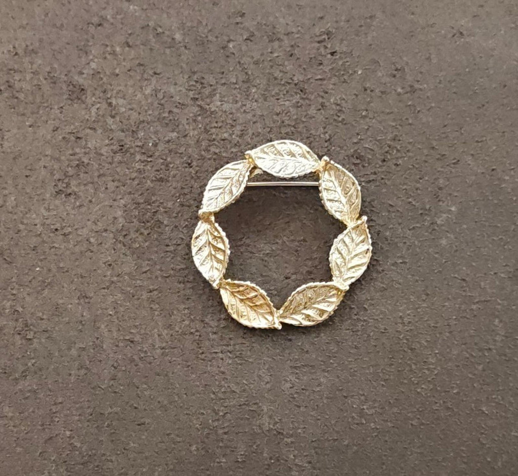 1960s Gerry's Gold Tone Textured Leaf Wreath Brooch